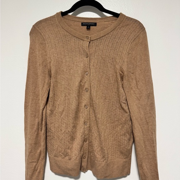 Banana Republic Sweaters - Banana Republic Camel Button-Up Cardigan